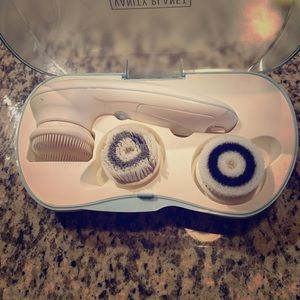 Vanity face cleaning system